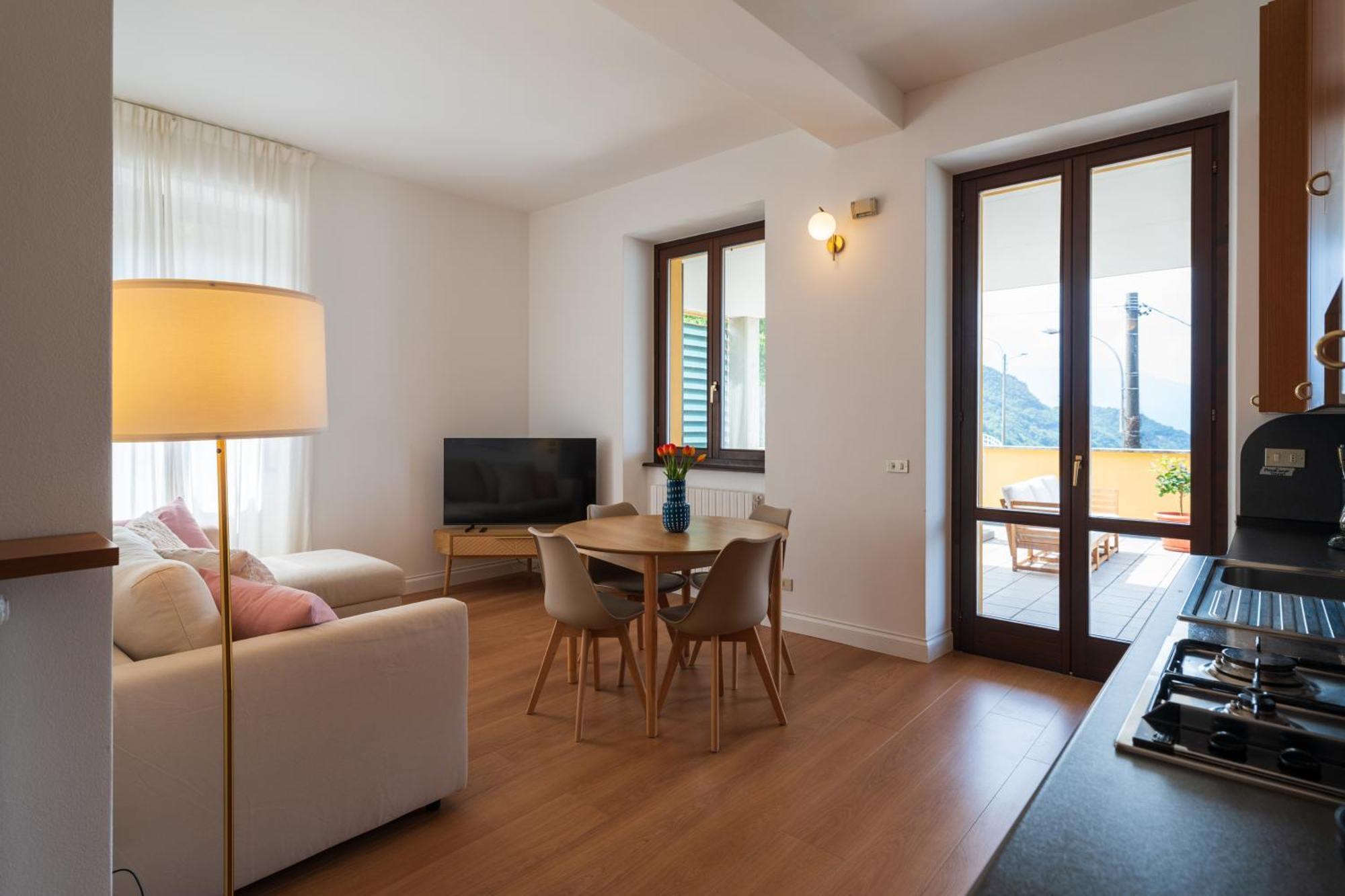 Stunning Apartment- Terrace And Swimming Pool Bellano Exterior photo