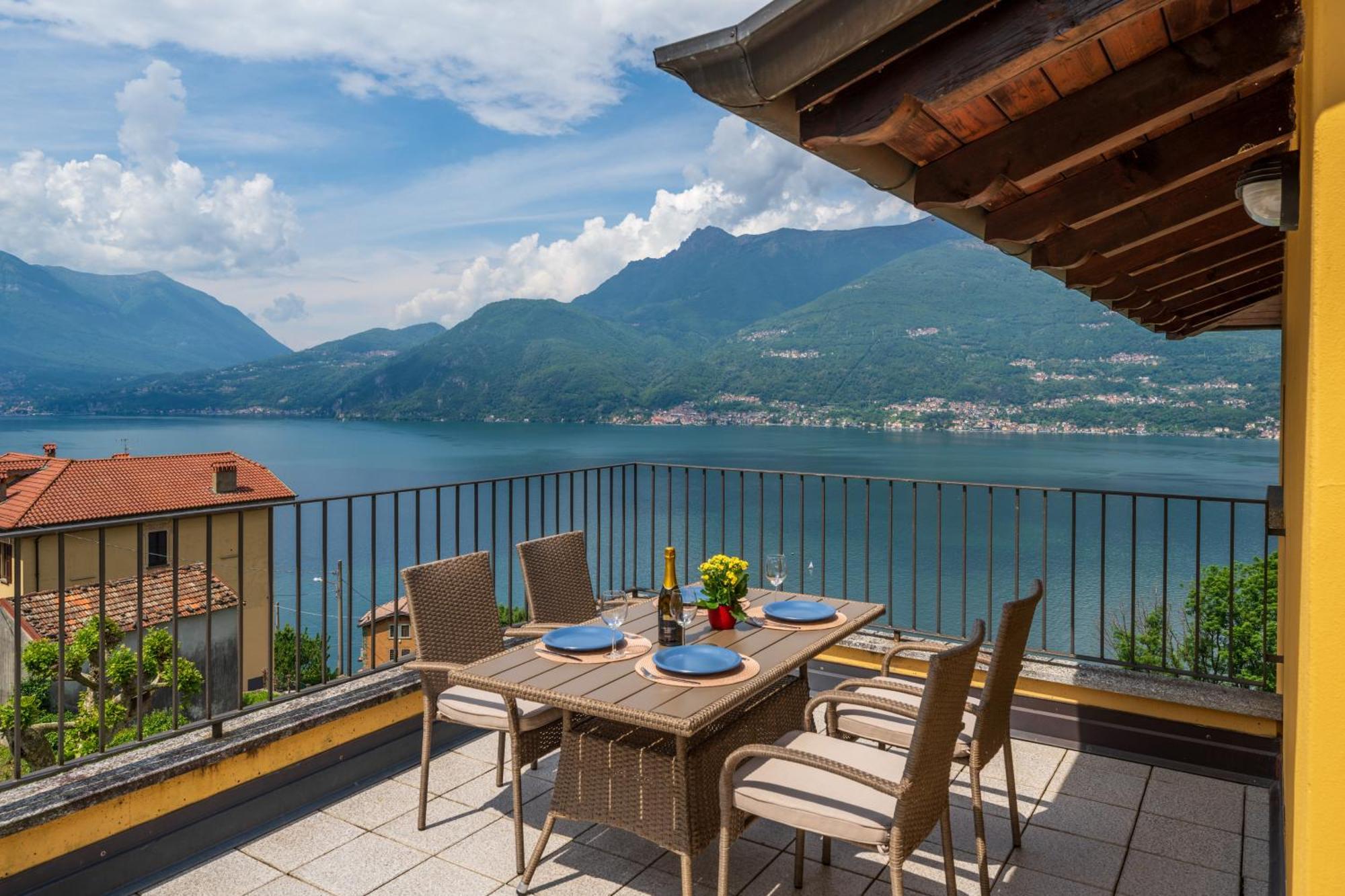 Stunning Apartment- Terrace And Swimming Pool Bellano Exterior photo