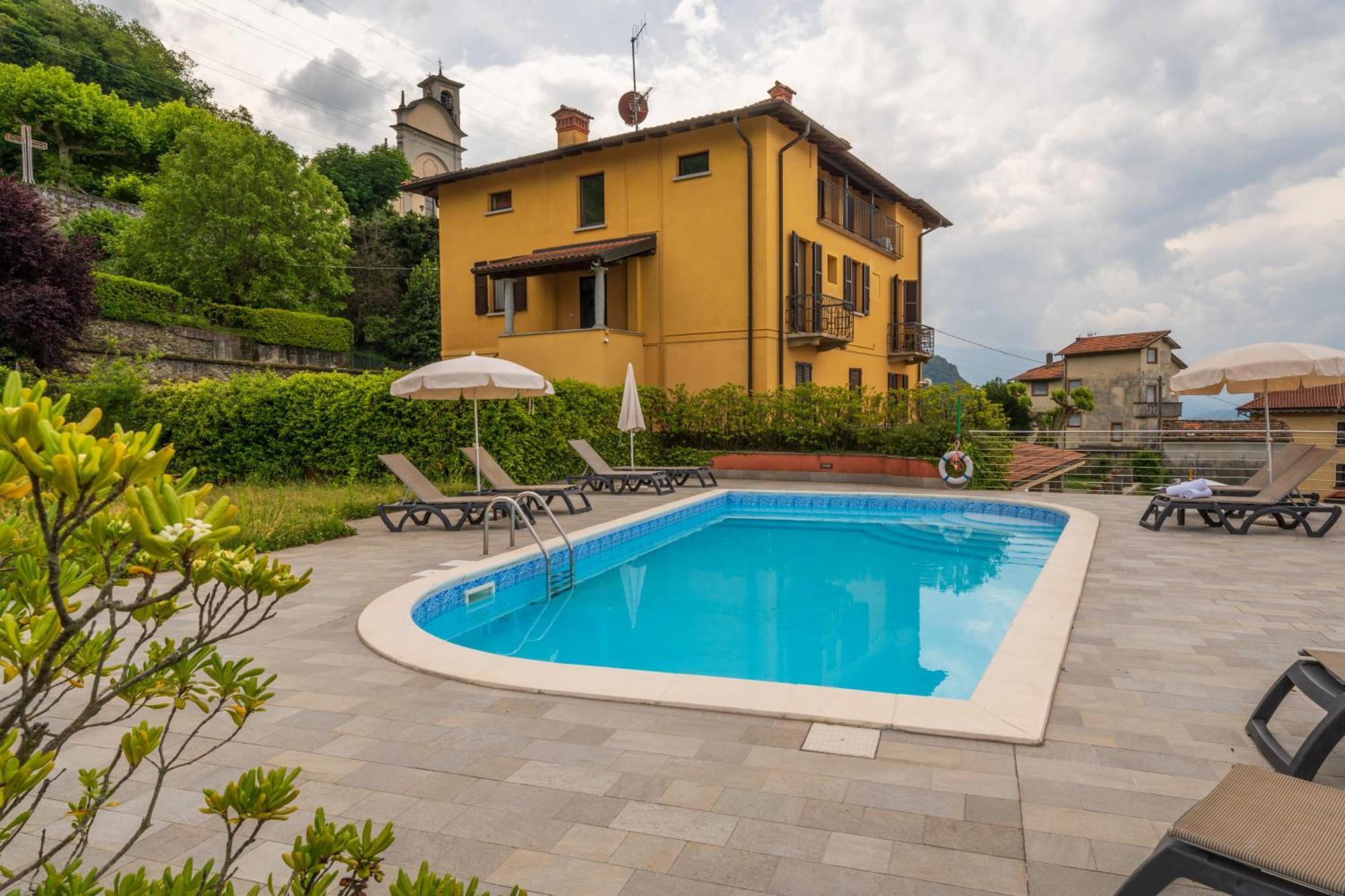 Stunning Apartment- Terrace And Swimming Pool Bellano Exterior photo